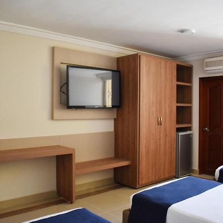 Hotel Caribe 79 Баранкила Екстериор снимка