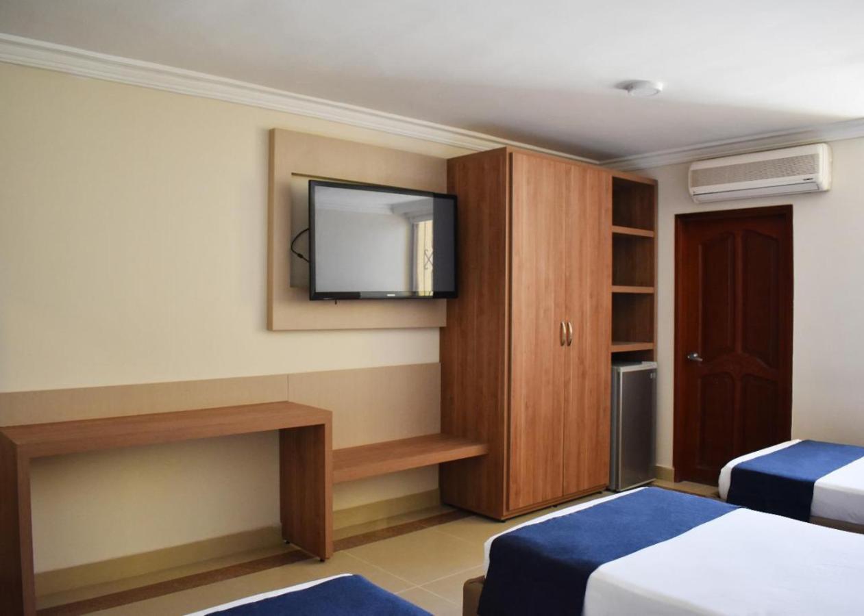 Hotel Caribe 79 Баранкила Екстериор снимка