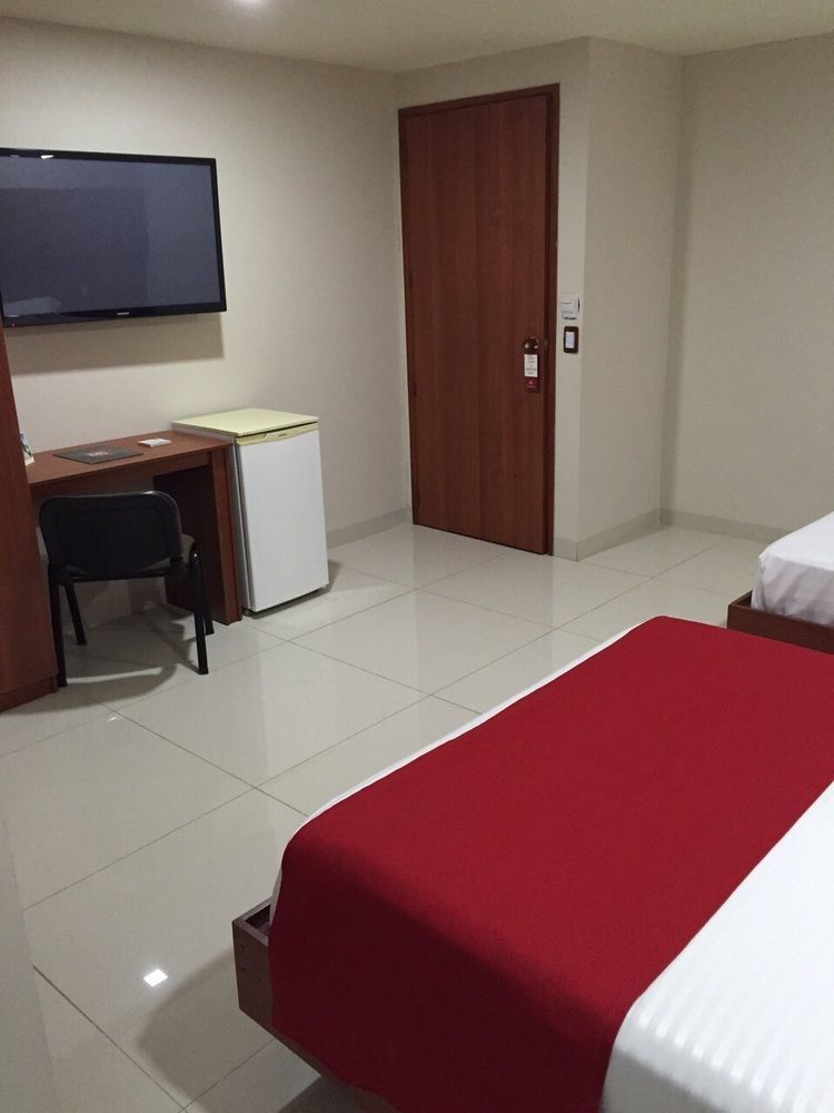 Hotel Caribe 79 Баранкила Екстериор снимка
