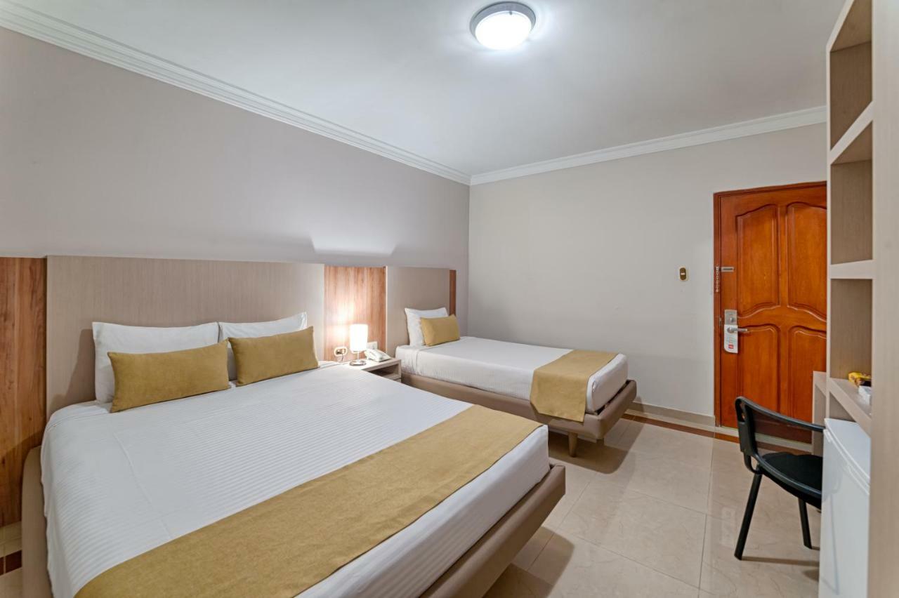 Hotel Caribe 79 Баранкила Екстериор снимка
