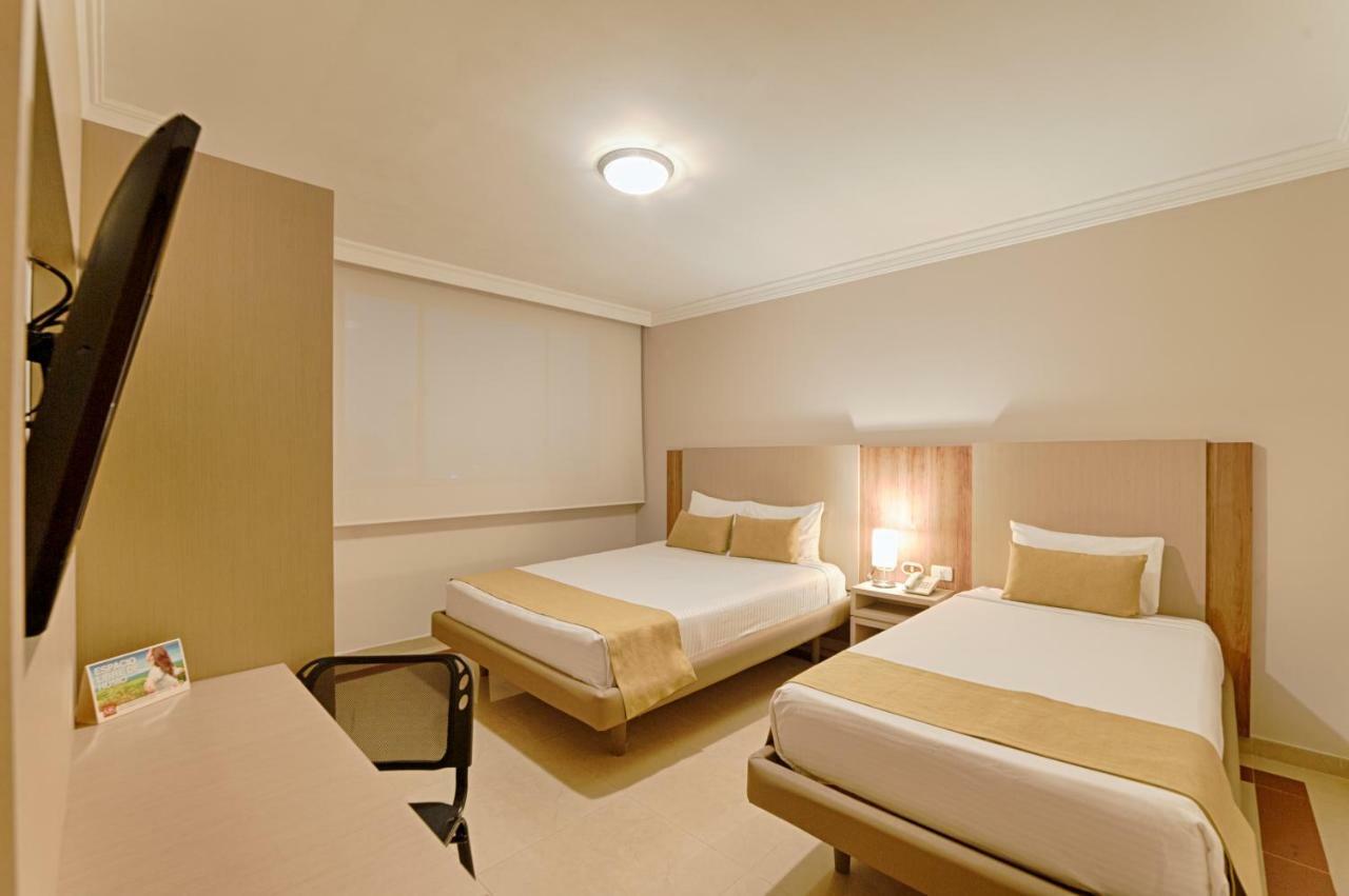 Hotel Caribe 79 Баранкила Екстериор снимка